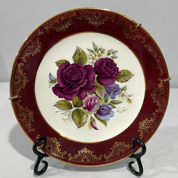 Weatherby Royal Falcon Roses Floral Design Plate Gold Patterned Rim England - Picture 1 of 11